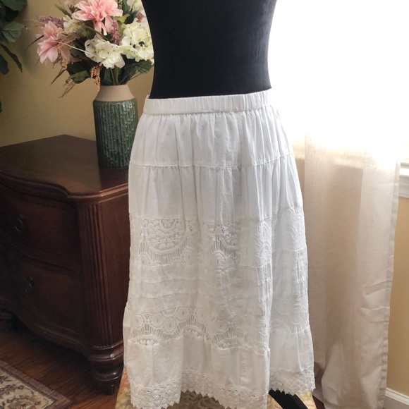 Sweet cotton & Lace skirt. Very cool and comfy to wear. Size small. - Picture 1 of 6